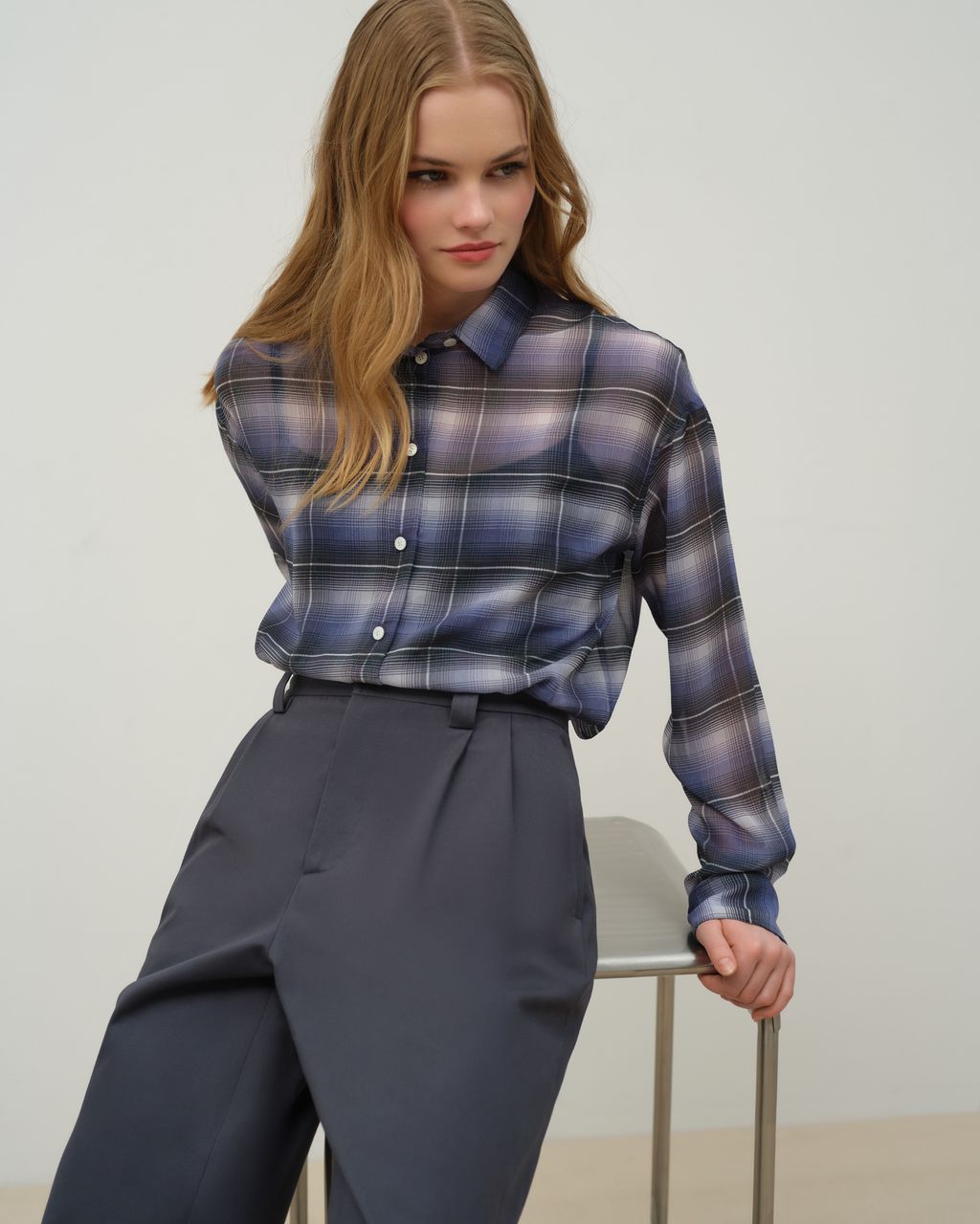 Fashion Week Paris Fall/Winter 2025 look 32 from the Maison Kitsuné collection 女装