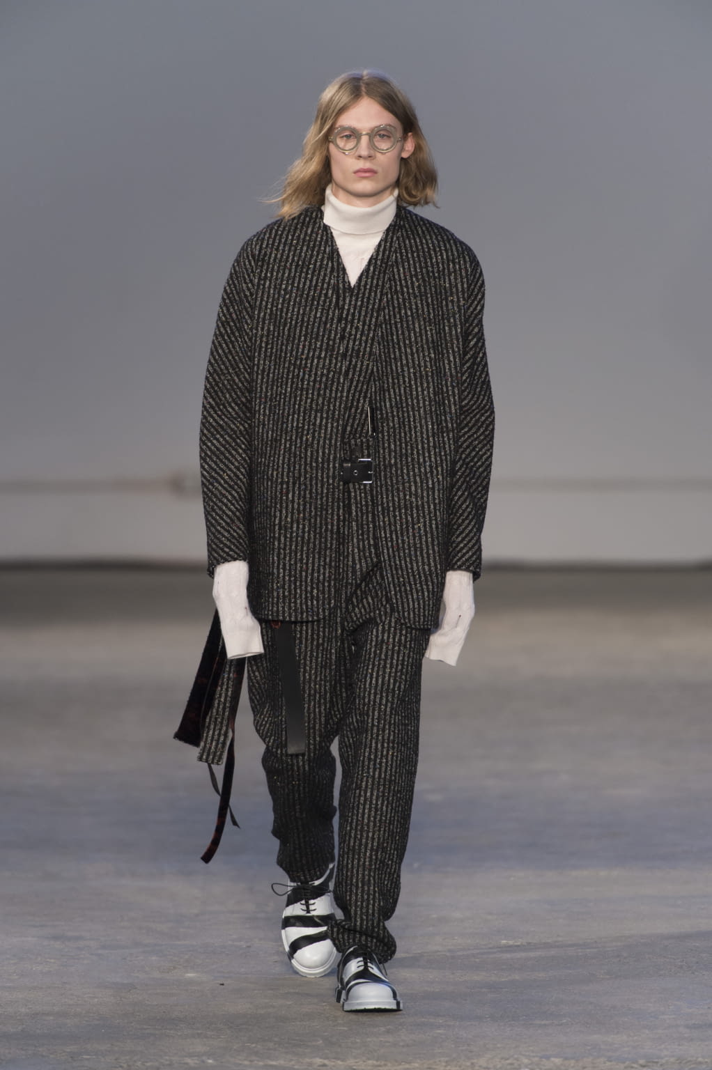 Fashion Week Milan Fall/Winter 2017 look 26 from the Damir Doma collection 男装