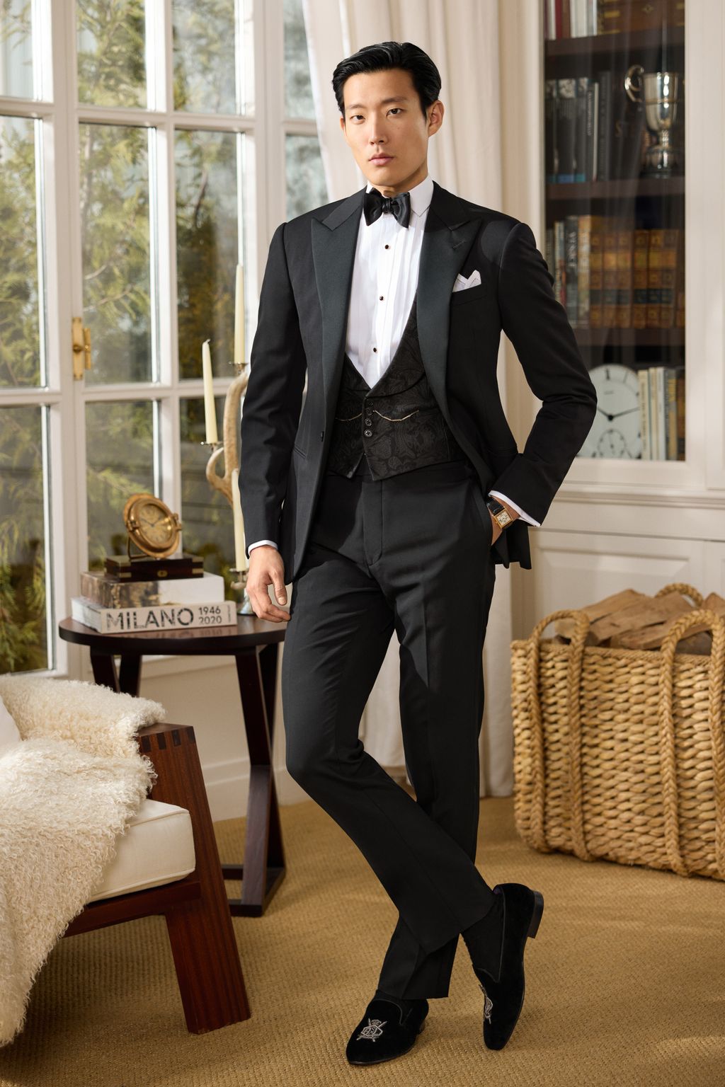 Fashion Week New York Fall/Winter 2025 look 28 from the Ralph Lauren Purple Label collection 男装