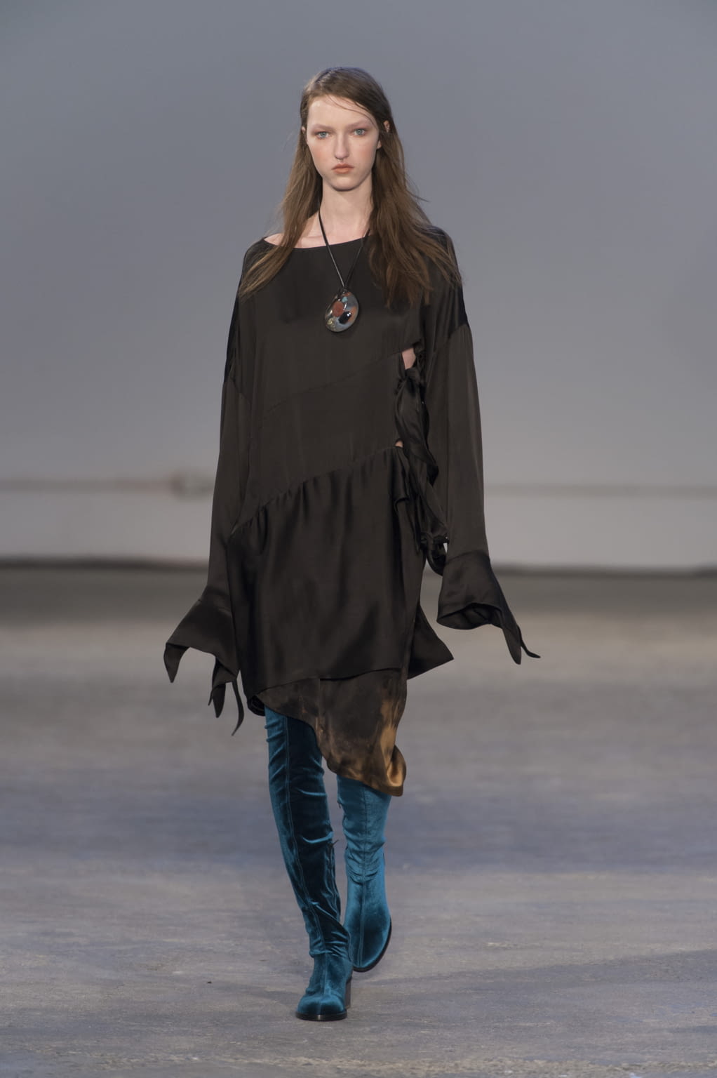 Fashion Week Milan Fall/Winter 2017 look 3 de la collection Damir Doma womenswear