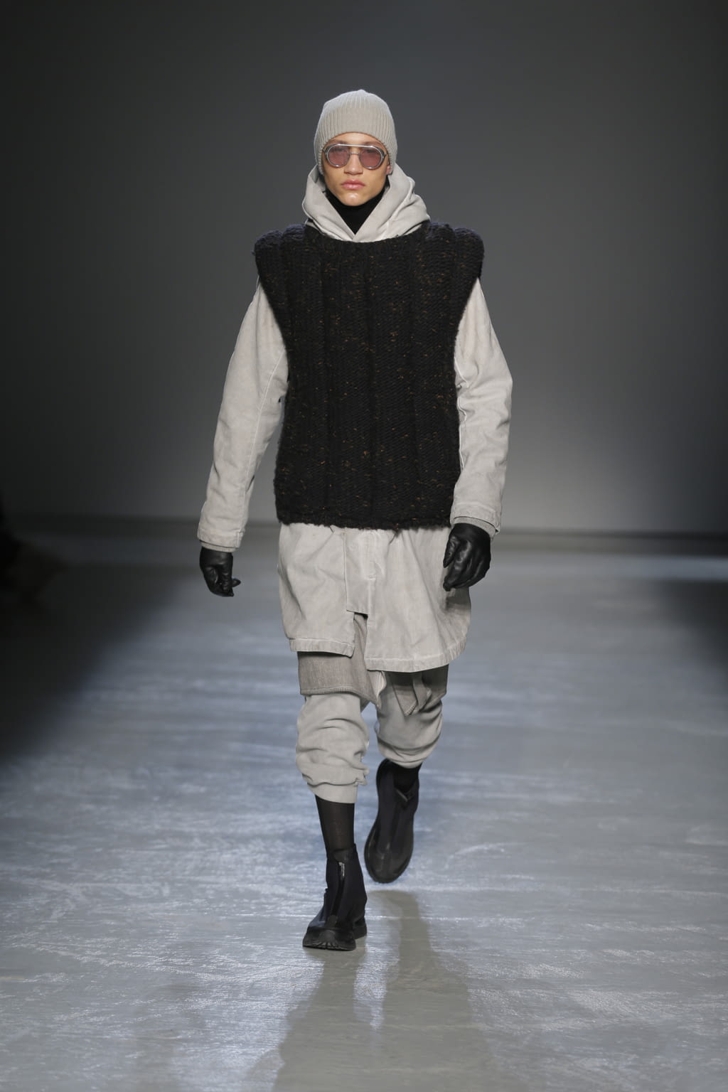 Fashion Week Paris Fall/Winter 2018 look 3 de la collection Boris Bidjan Saberi menswear