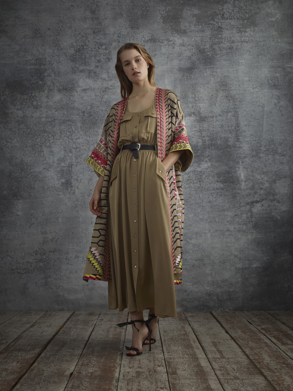 Fashion Week London Pre-Fall 2018 look 2 from the Temperley London collection 女装