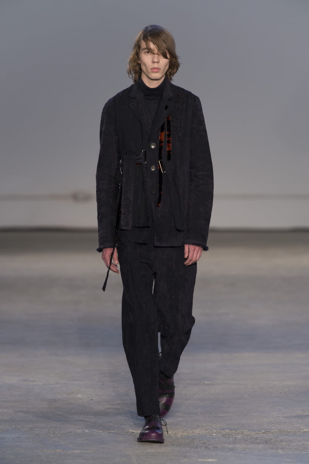 Fashion Week Milan Fall/Winter 2017 look 36 from the Damir Doma collection menswear