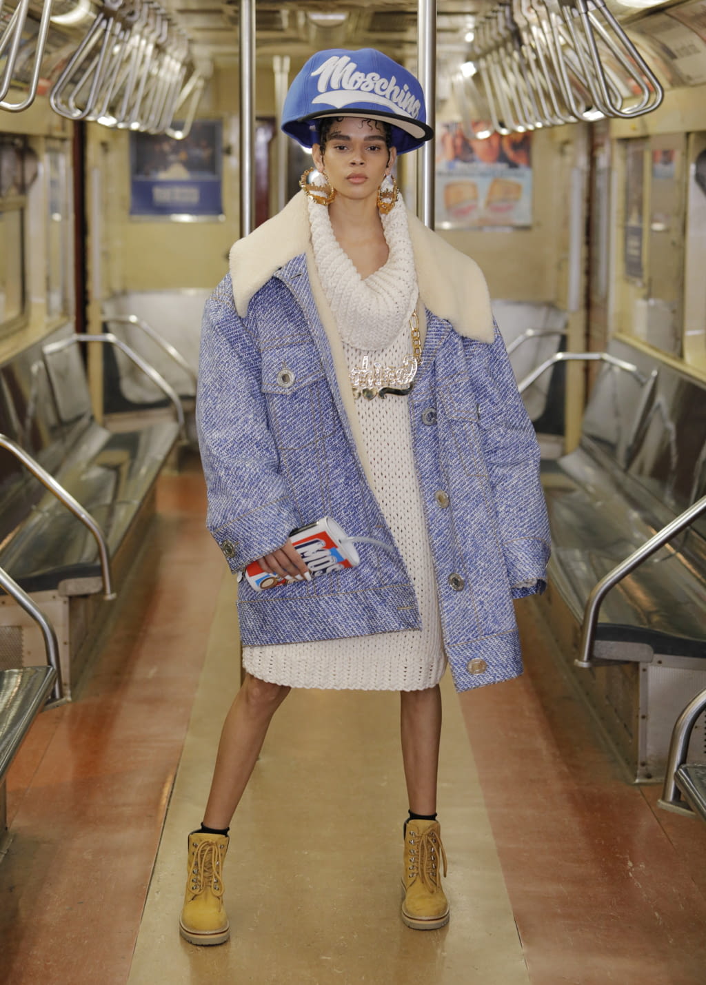 Fashion Week Milan Pre-Fall 2020 look 5 de la collection Moschino womenswear