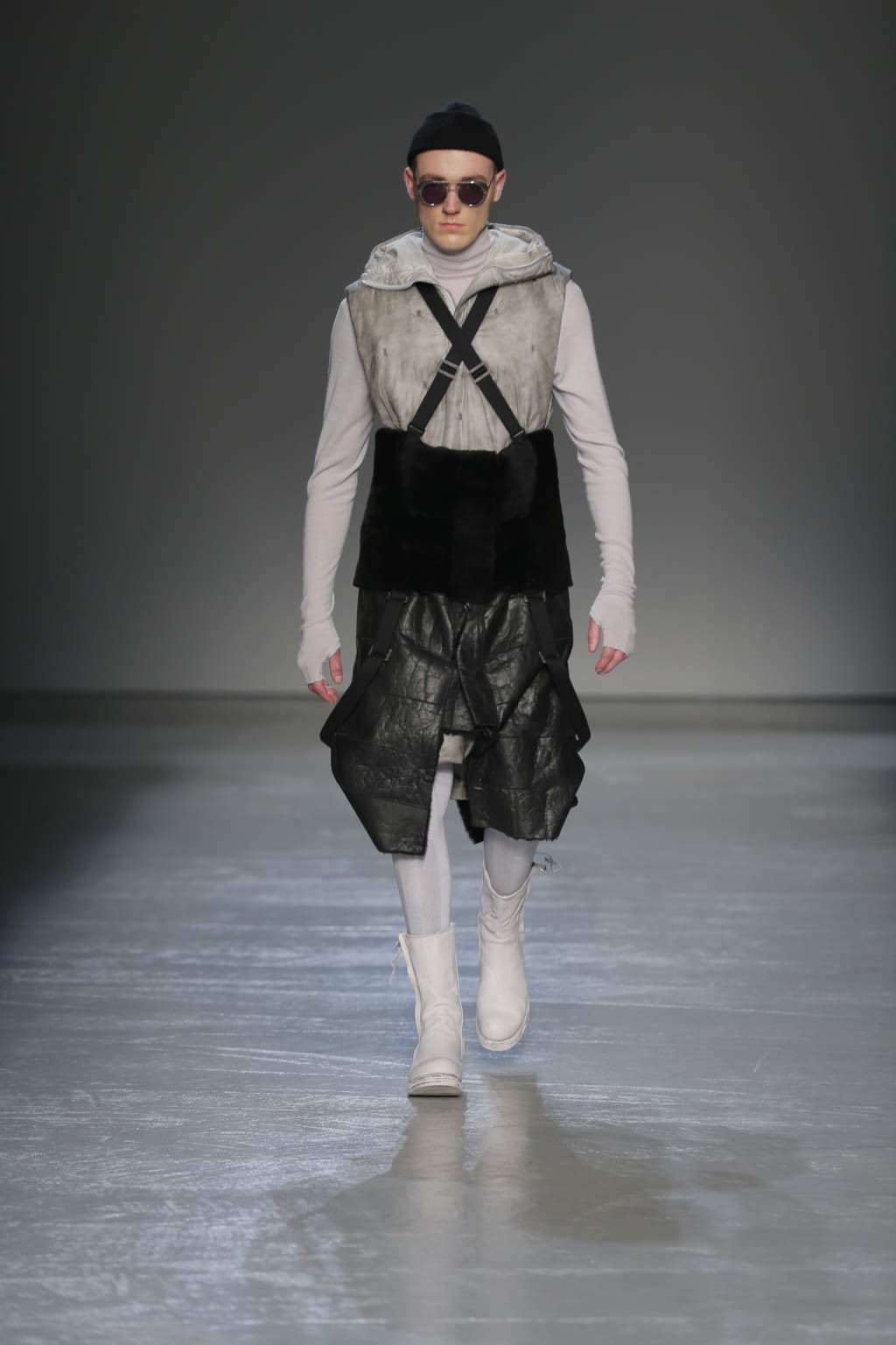 Fashion Week Paris Fall/Winter 2018 look 6 de la collection Boris Bidjan Saberi menswear