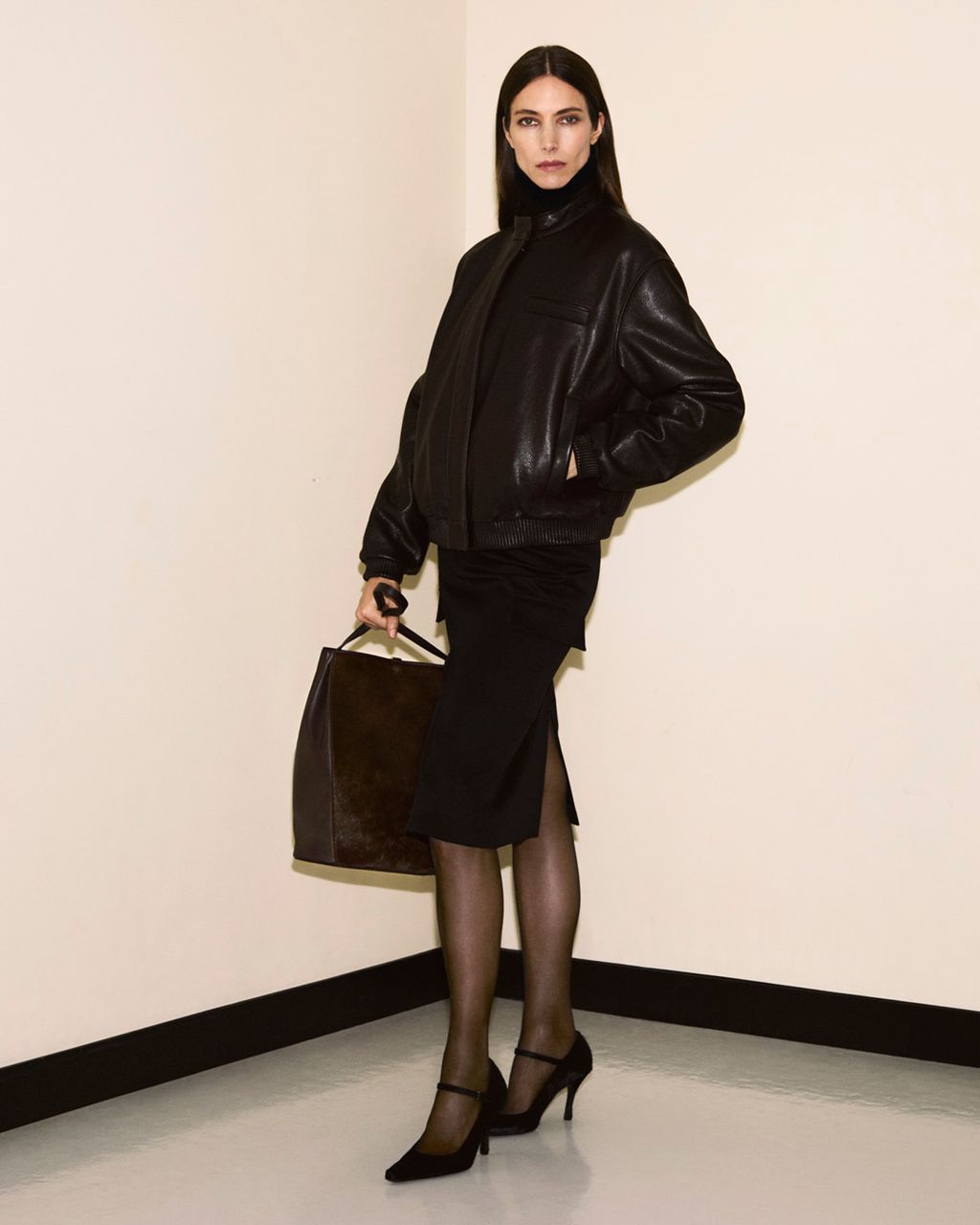 Fashion Week Paris Fall/Winter 2025 look 9 de la collection Loulou de Saison womenswear