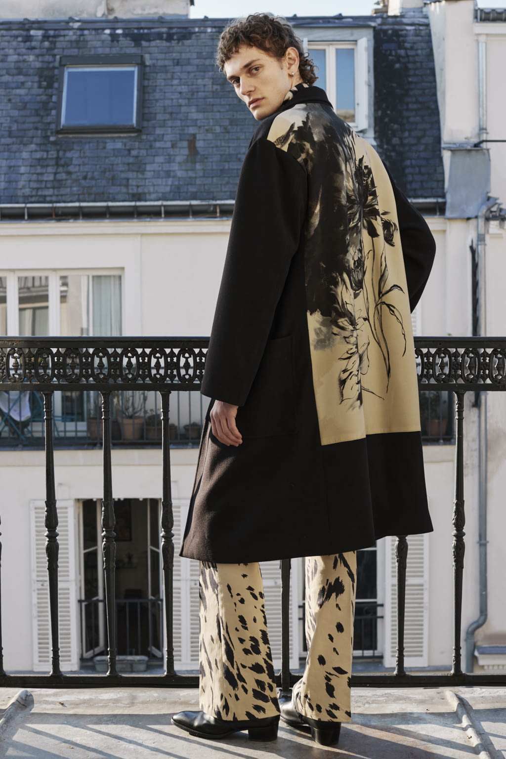 Fashion Week Paris Fall/Winter 2022 look 7 from the Davi Paris collection menswear