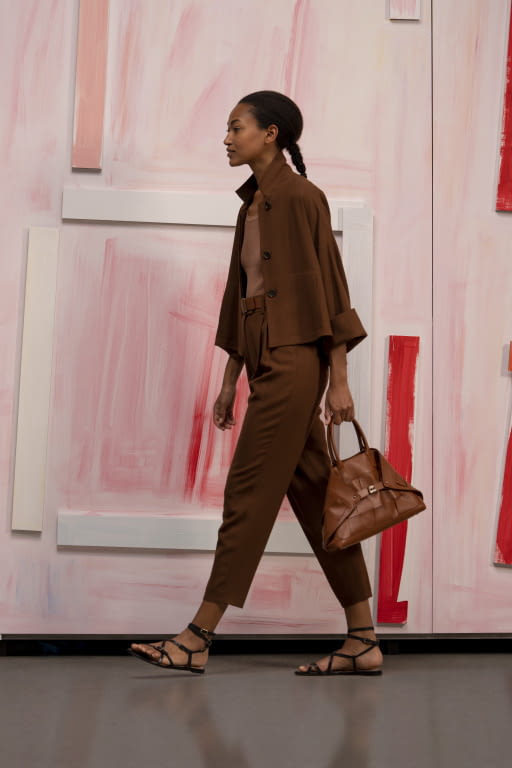 Fashion Week Paris Spring/Summer 2021 look 38 from the Akris collection 女装