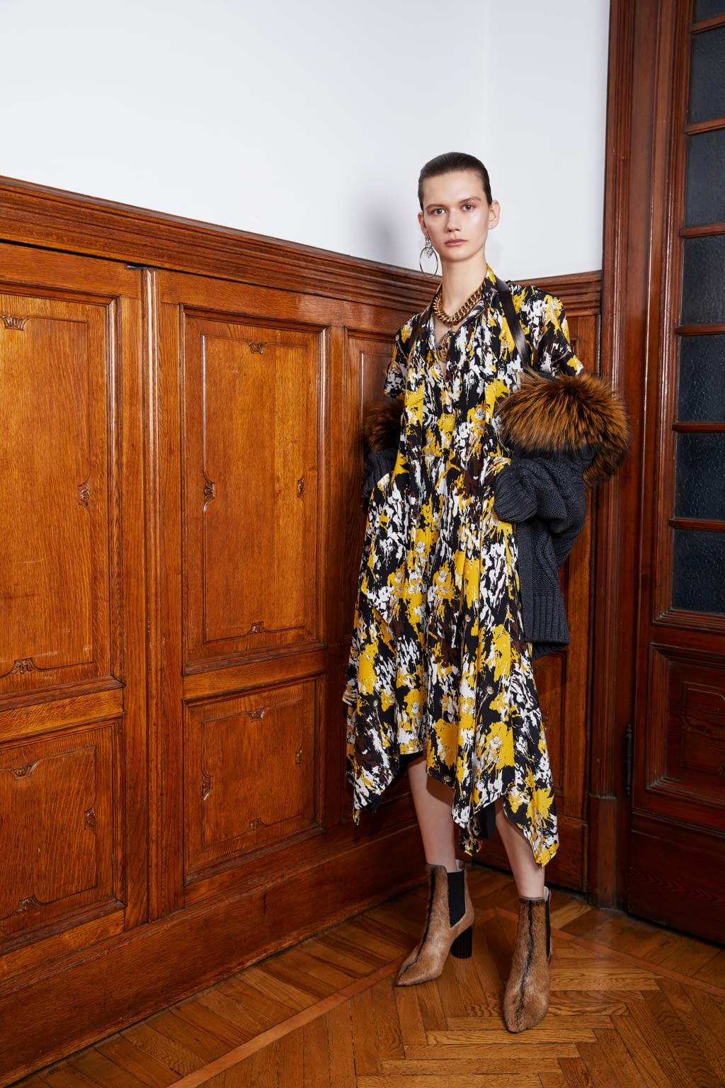 Fashion Week Milan Pre-Fall 2018 look 3 from the Roberto Cavalli collection womenswear