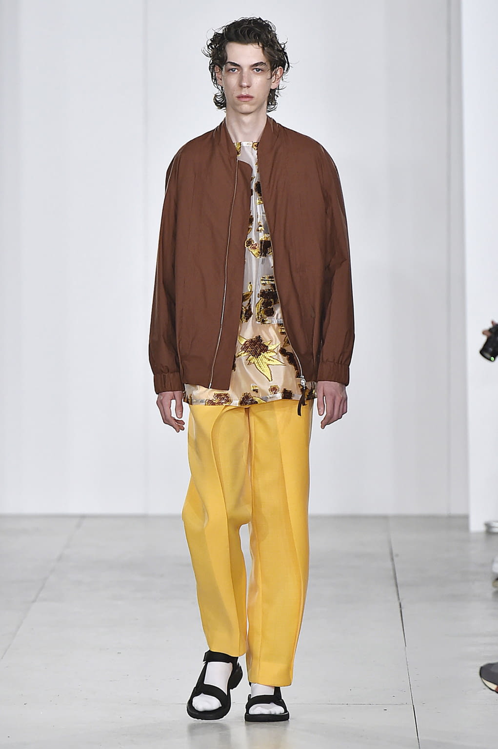 Fashion Week London Spring/Summer 2017 look 17 from the Lou Dalton collection menswear