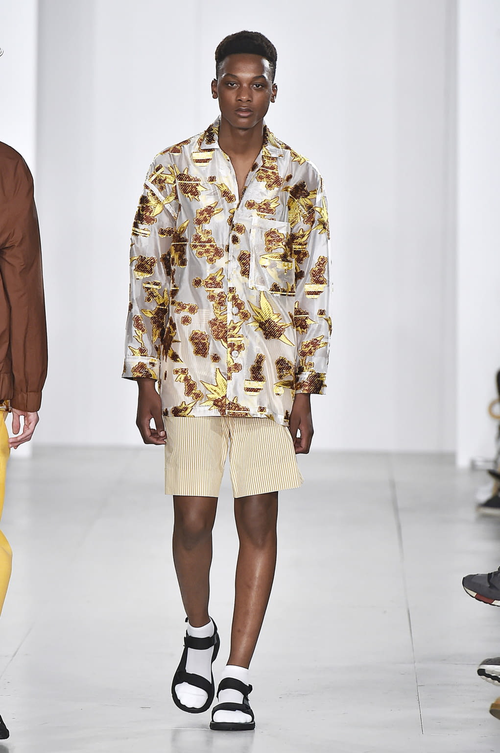 Fashion Week London Spring/Summer 2017 look 18 from the Lou Dalton collection menswear
