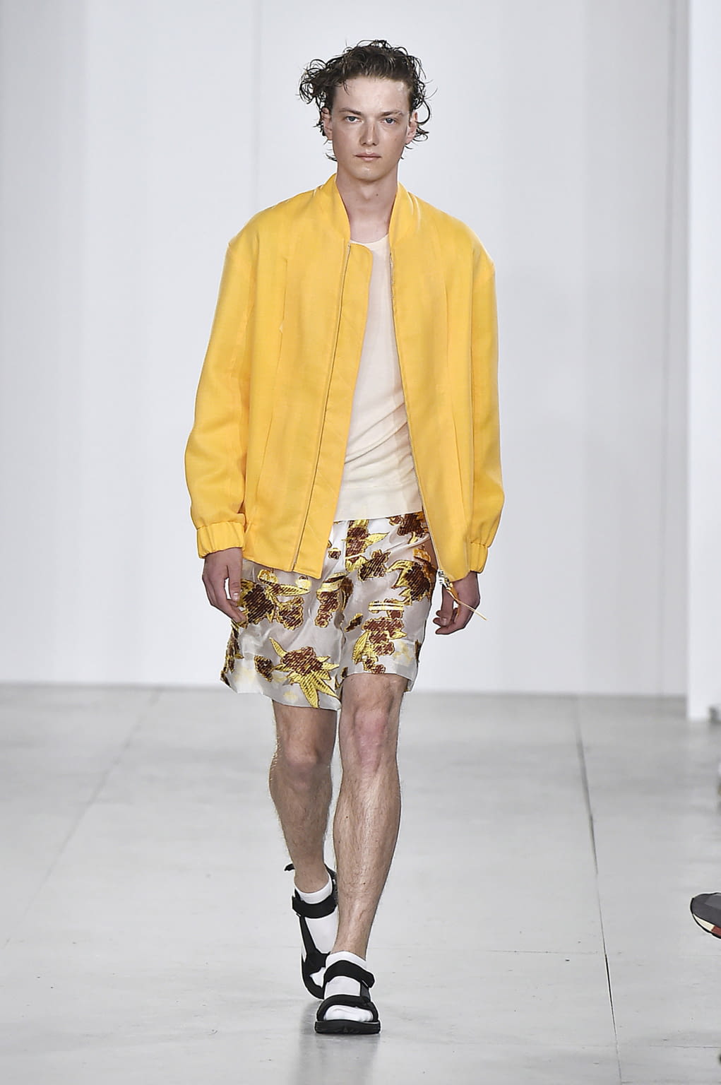Fashion Week London Spring/Summer 2017 look 19 from the Lou Dalton collection menswear