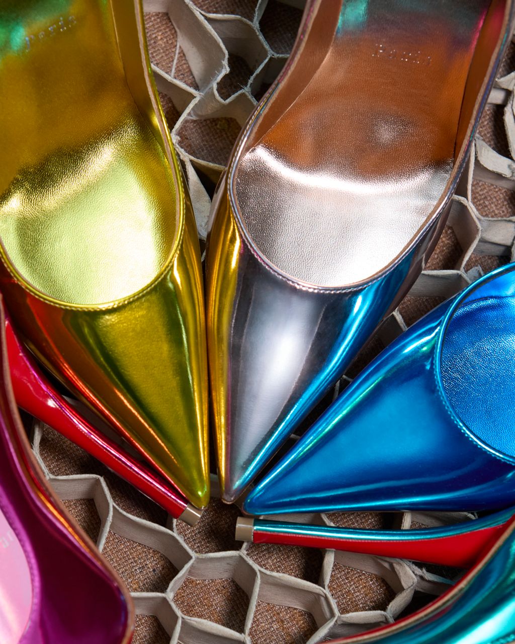 Fashion Week Paris Spring/Summer 2025 look 23 from the Christian Louboutin collection 女装配饰