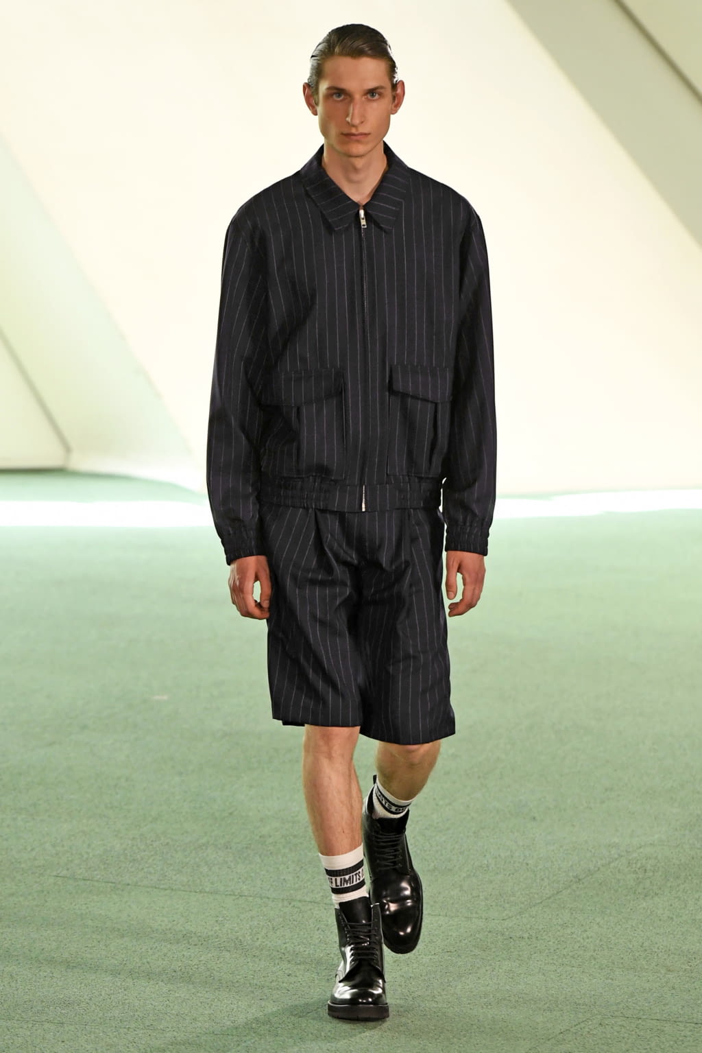 Fashion Week Paris Spring/Summer 2020 look 6 from the Louis Gabriel Nouchi collection 男装