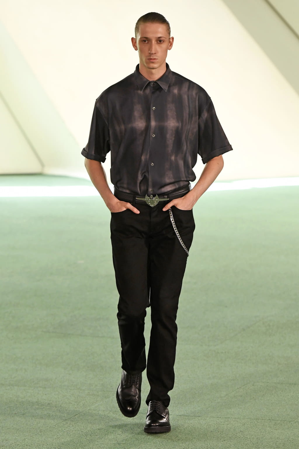 Fashion Week Paris Spring/Summer 2020 look 9 from the Louis Gabriel Nouchi collection 男装