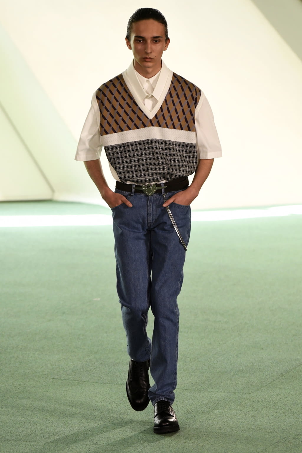 Fashion Week Paris Spring/Summer 2020 look 13 from the Louis Gabriel Nouchi collection 男装
