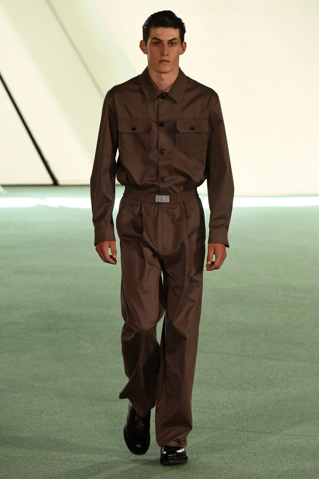 Fashion Week Paris Spring/Summer 2020 look 17 from the Louis Gabriel Nouchi collection 男装