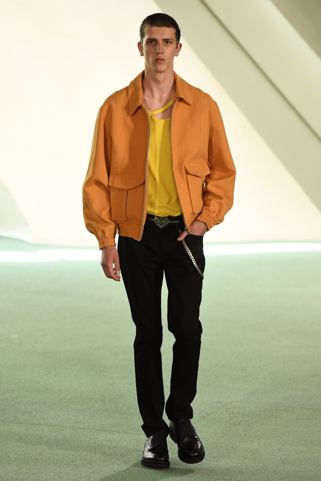 Fashion Week Paris Spring/Summer 2020 look 29 from the Louis Gabriel Nouchi collection 男装