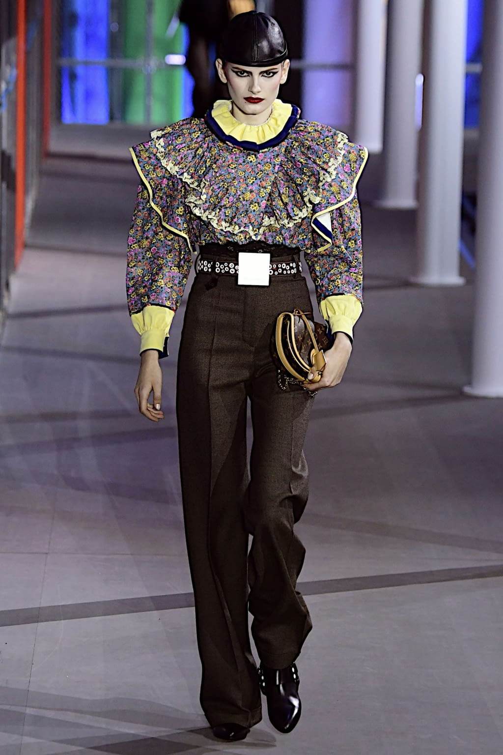 Fashion Week Paris Fall/Winter 2019 look 15 from the Louis Vuitton collection womenswear