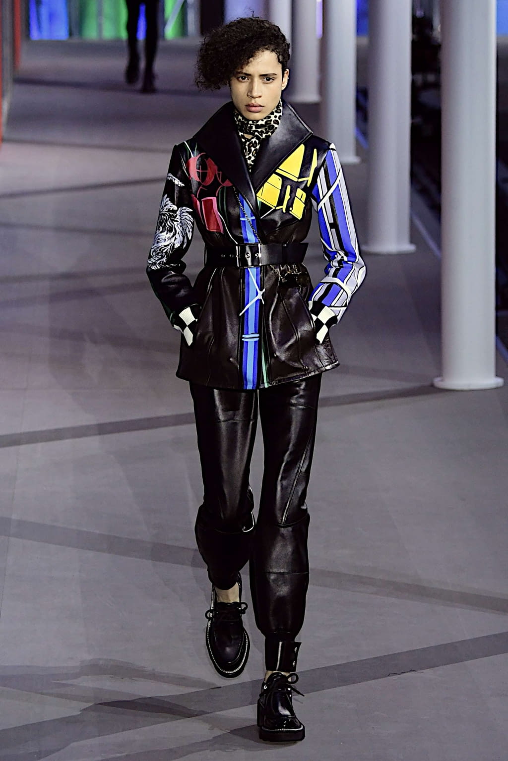Fashion Week Paris Fall/Winter 2019 look 36 from the Louis Vuitton collection 女装