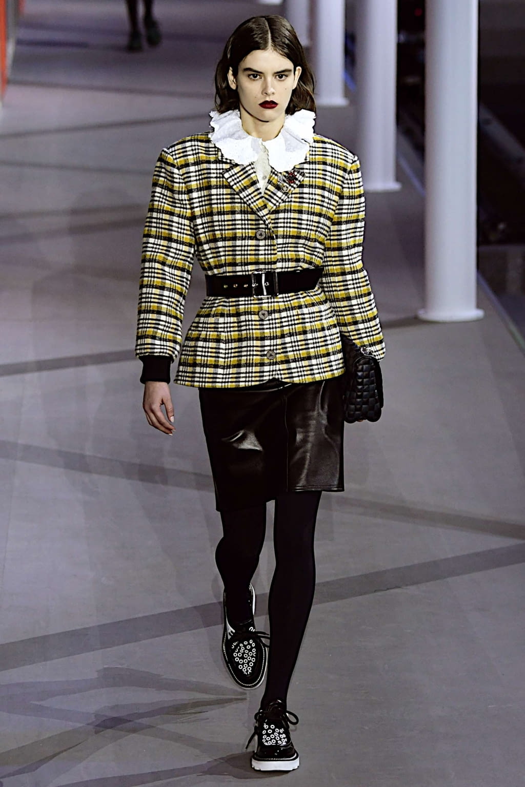 Fashion Week Paris Fall/Winter 2019 look 40 from the Louis Vuitton collection 女装