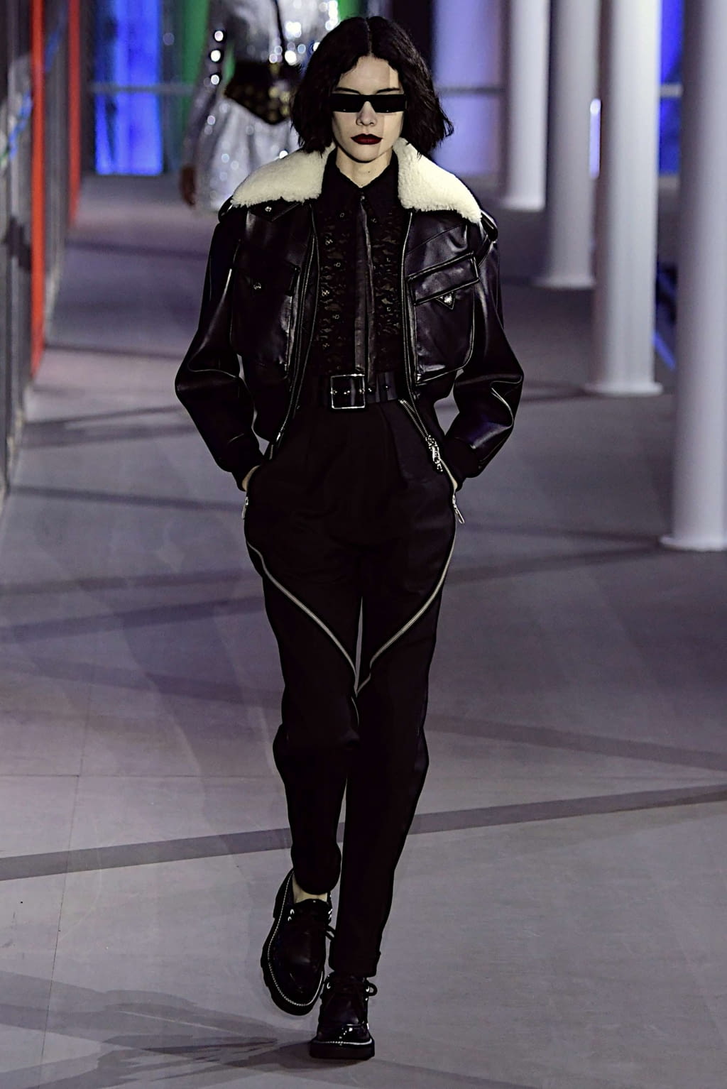 Fashion Week Paris Fall/Winter 2019 look 48 from the Louis Vuitton collection womenswear