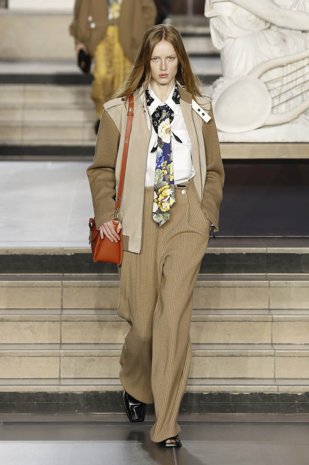 Fashion Week Paris Fall/Winter 2022 look 3 from the Louis Vuitton collection womenswear