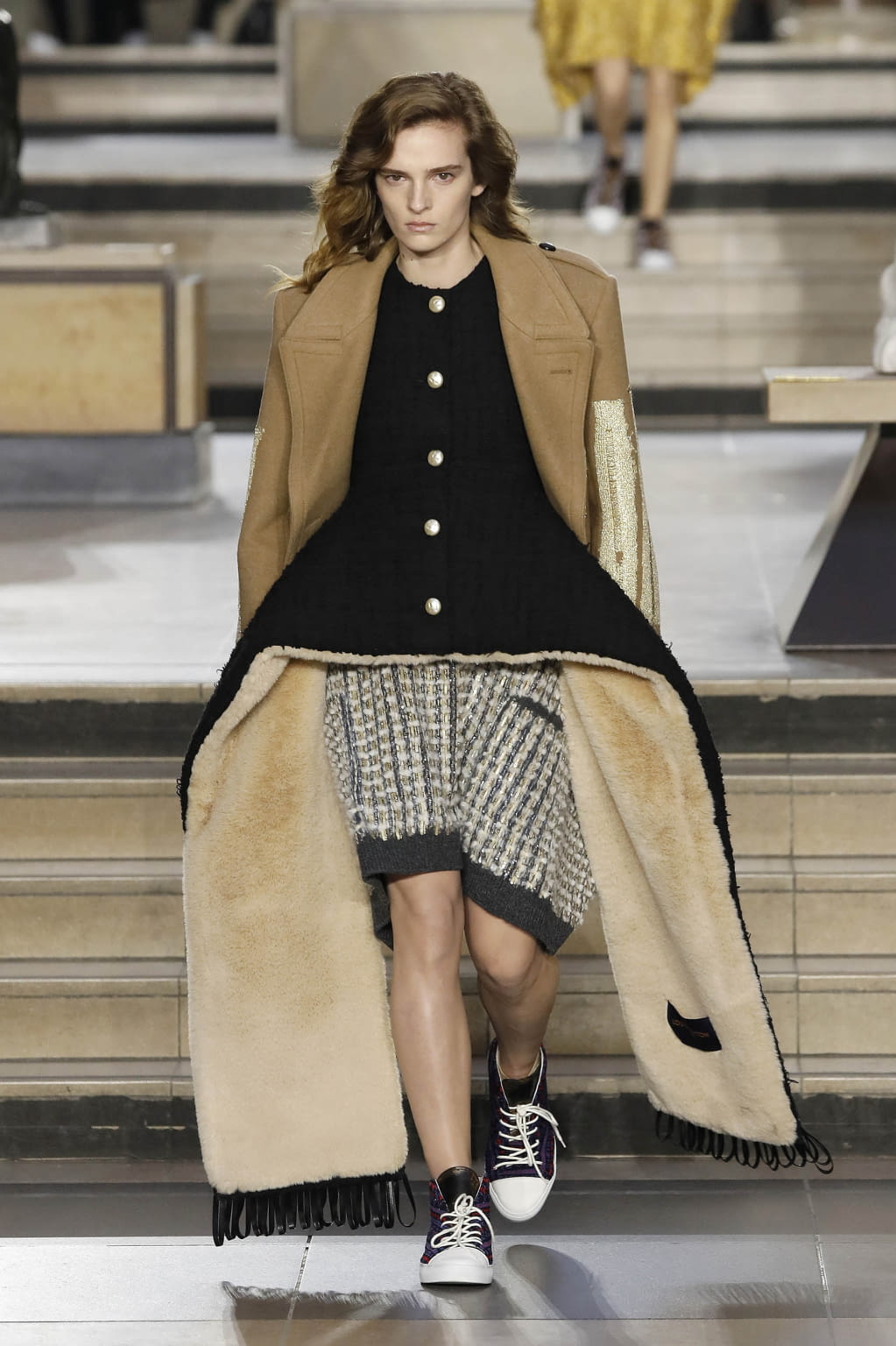 Fashion Week Paris Fall/Winter 2022 look 10 from the Louis Vuitton collection 女装