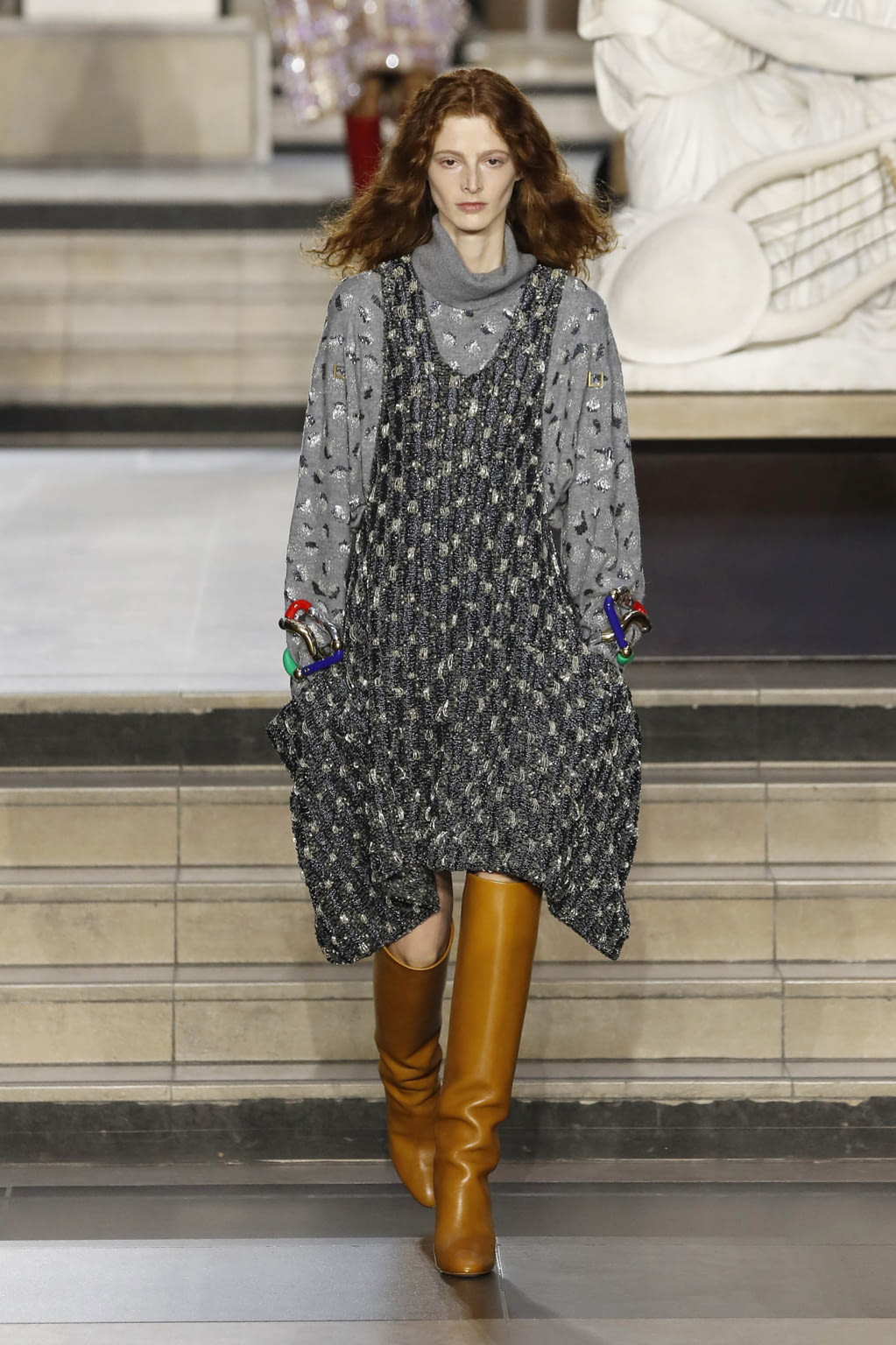 Fashion Week Paris Fall/Winter 2022 look 13 de la collection Louis Vuitton womenswear