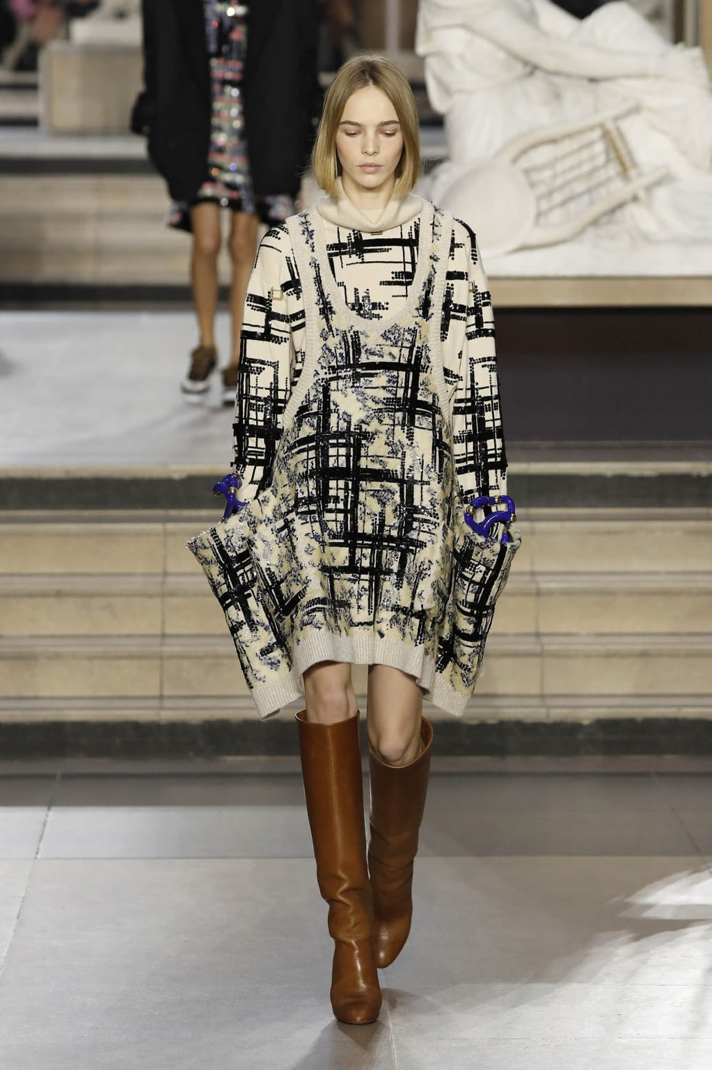 Fashion Week Paris Fall/Winter 2022 look 16 de la collection Louis Vuitton womenswear