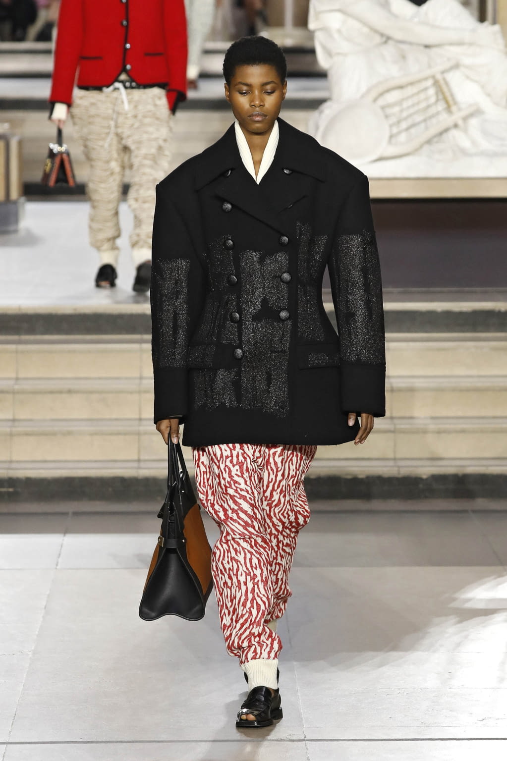 Fashion Week Paris Fall/Winter 2022 look 22 de la collection Louis Vuitton womenswear