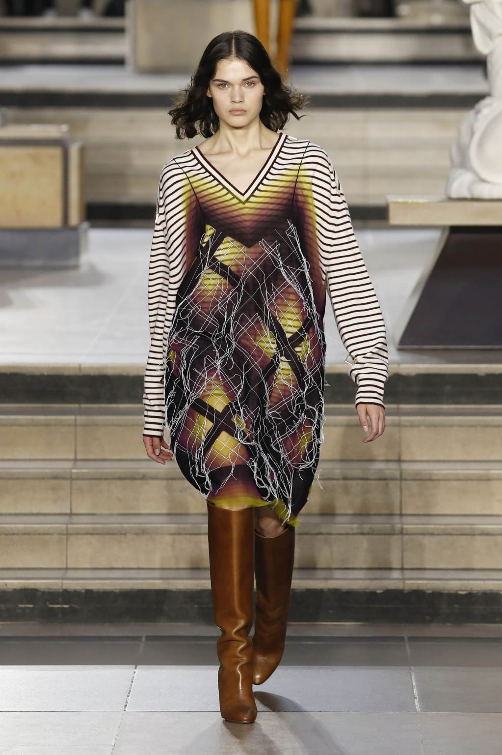 Fashion Week Paris Fall/Winter 2022 look 31 from the Louis Vuitton collection 女装