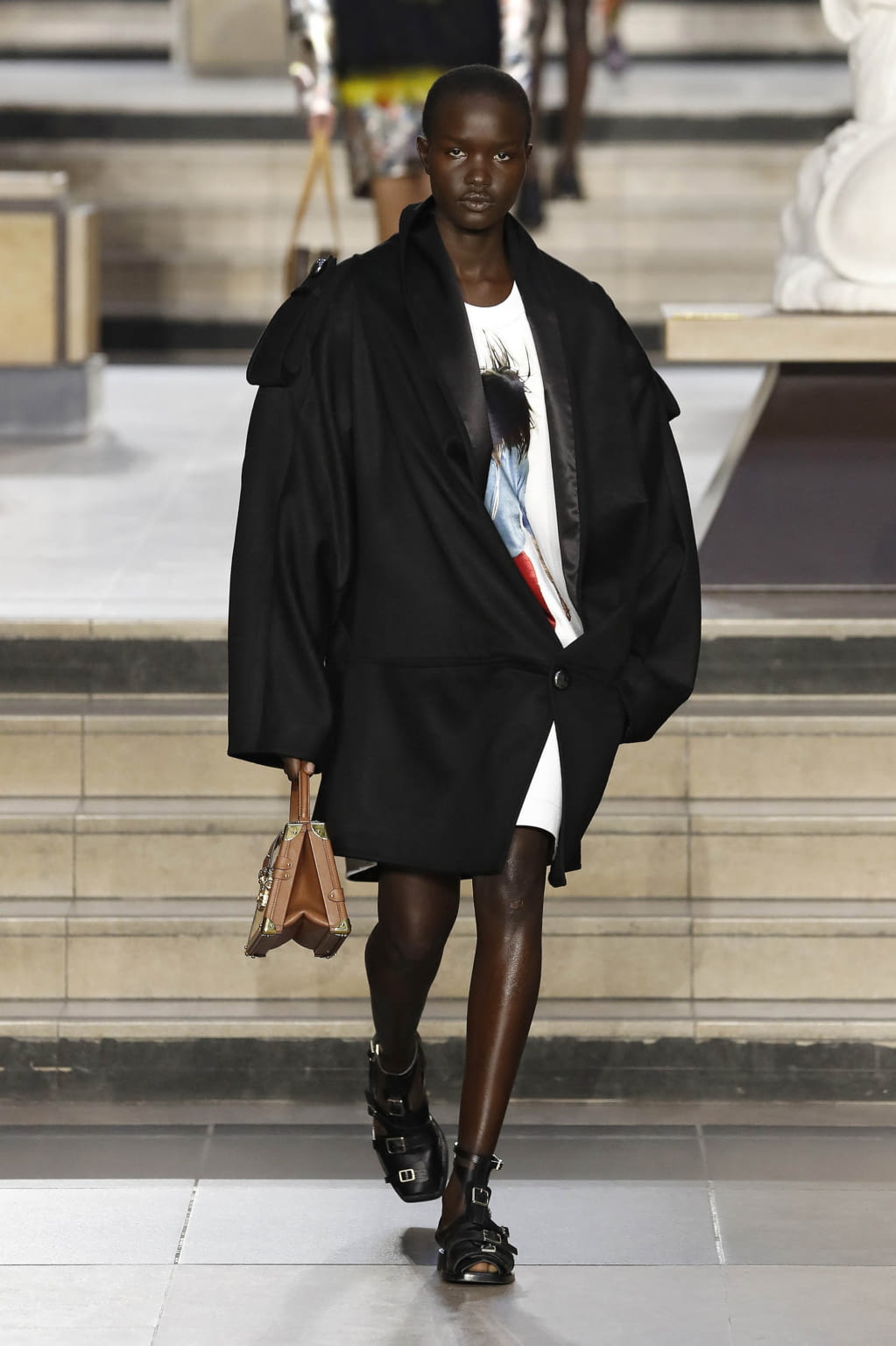 Fashion Week Paris Fall/Winter 2022 look 36 from the Louis Vuitton collection womenswear