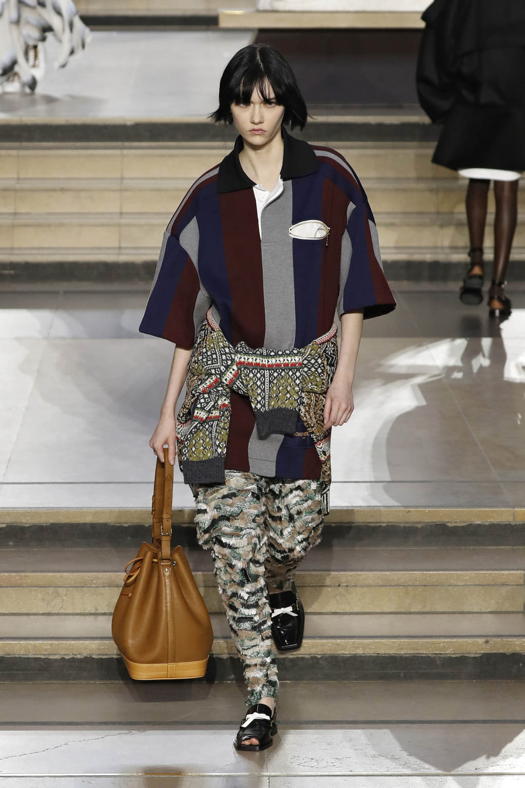 Fashion Week Paris Fall/Winter 2022 look 41 from the Louis Vuitton collection womenswear