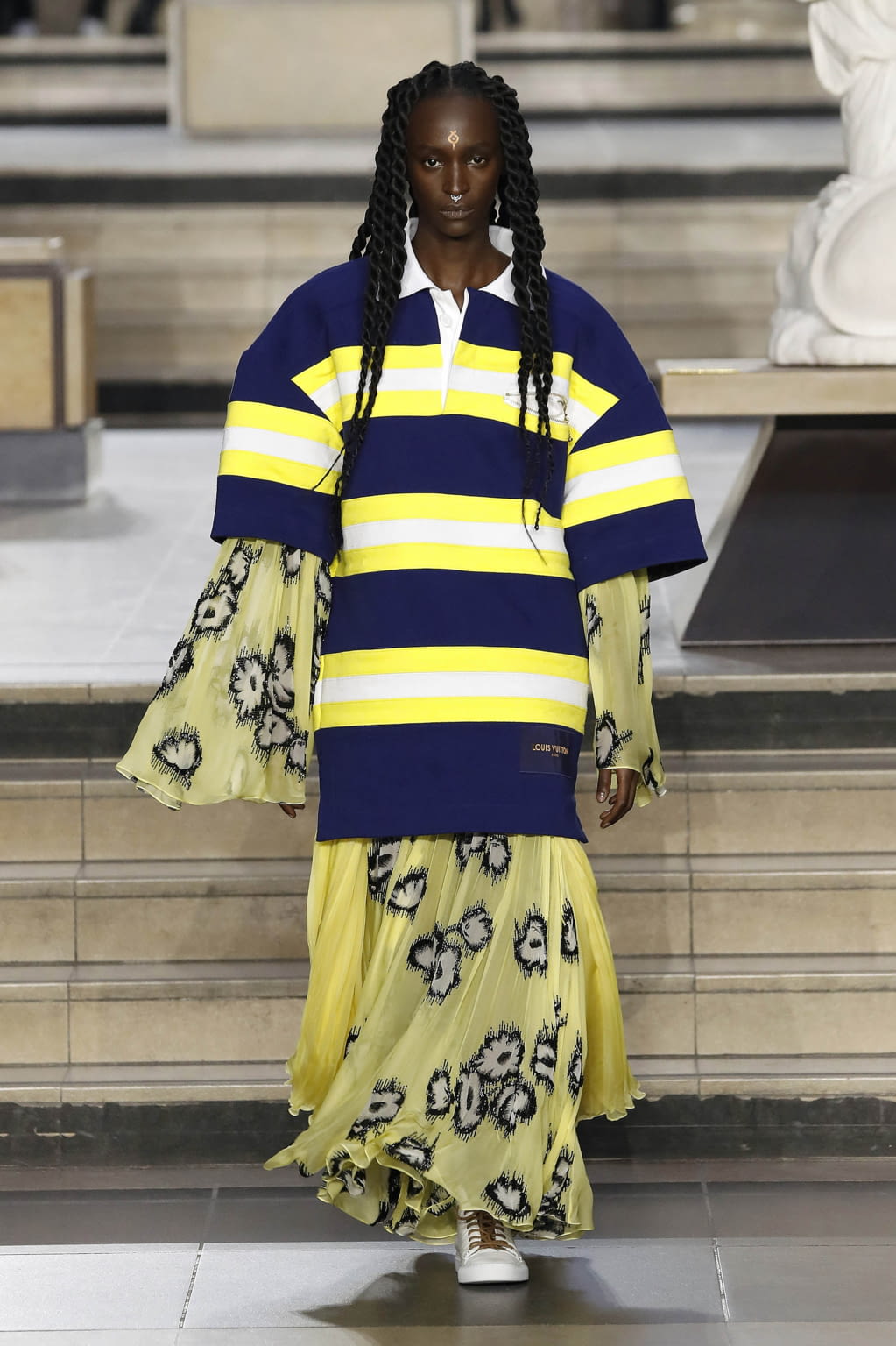 Fashion Week Paris Fall/Winter 2022 look 47 from the Louis Vuitton collection 女装
