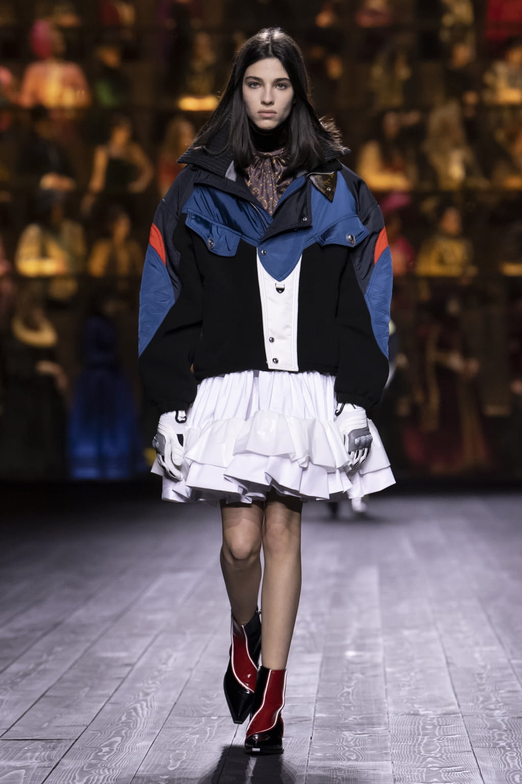 Fashion Week Paris Fall/Winter 2020 look 3 from the Louis Vuitton collection womenswear
