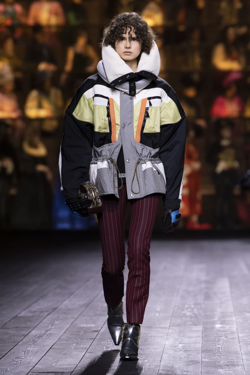 Fashion Week Paris Fall/Winter 2020 look 2 from the Louis Vuitton collection 女装