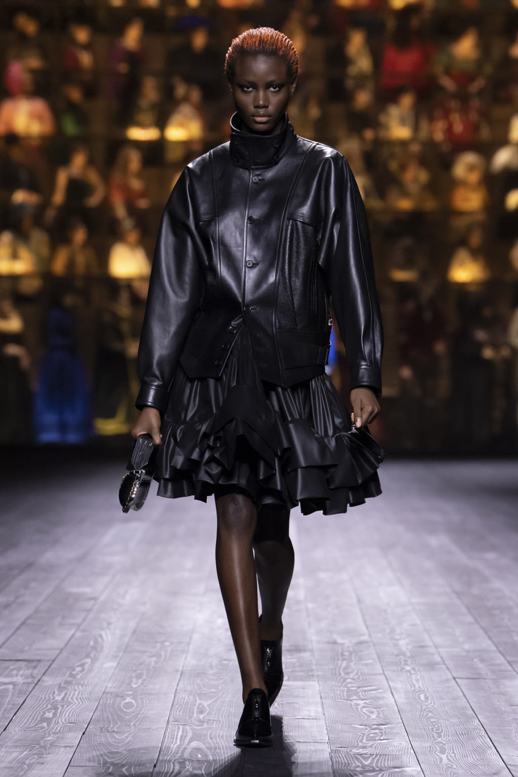 Fashion Week Paris Fall/Winter 2020 look 6 from the Louis Vuitton collection womenswear