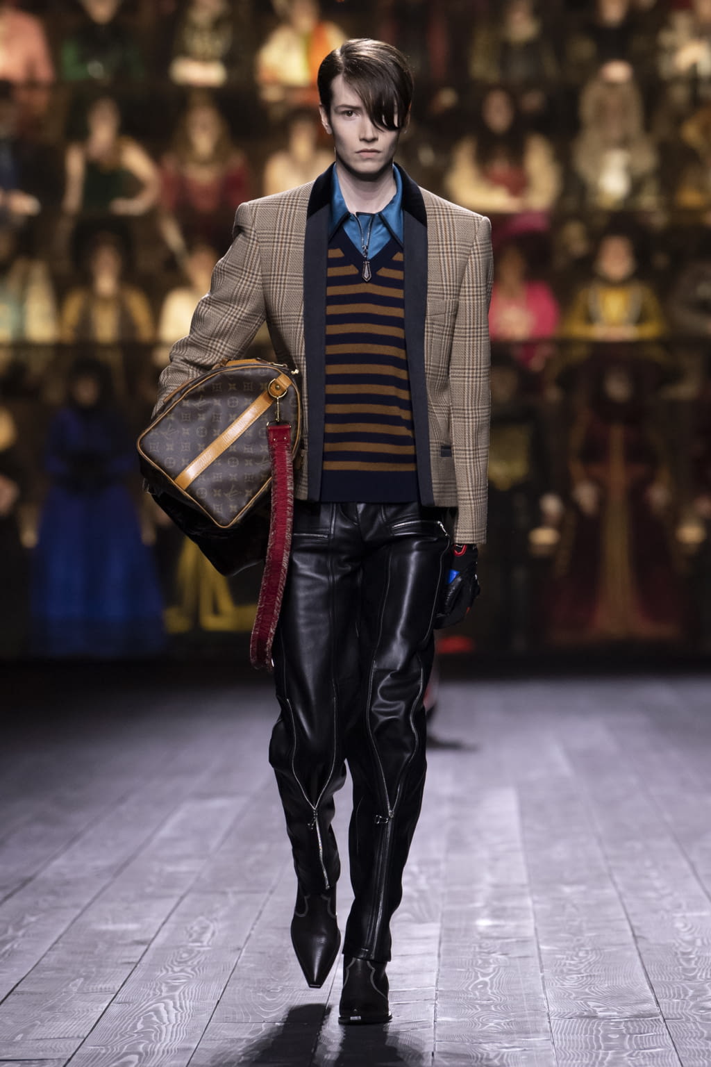 Fashion Week Paris Fall/Winter 2020 look 17 de la collection Louis Vuitton womenswear