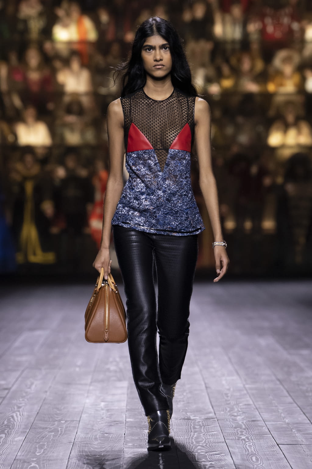 Fashion Week Paris Fall/Winter 2020 look 22 de la collection Louis Vuitton womenswear