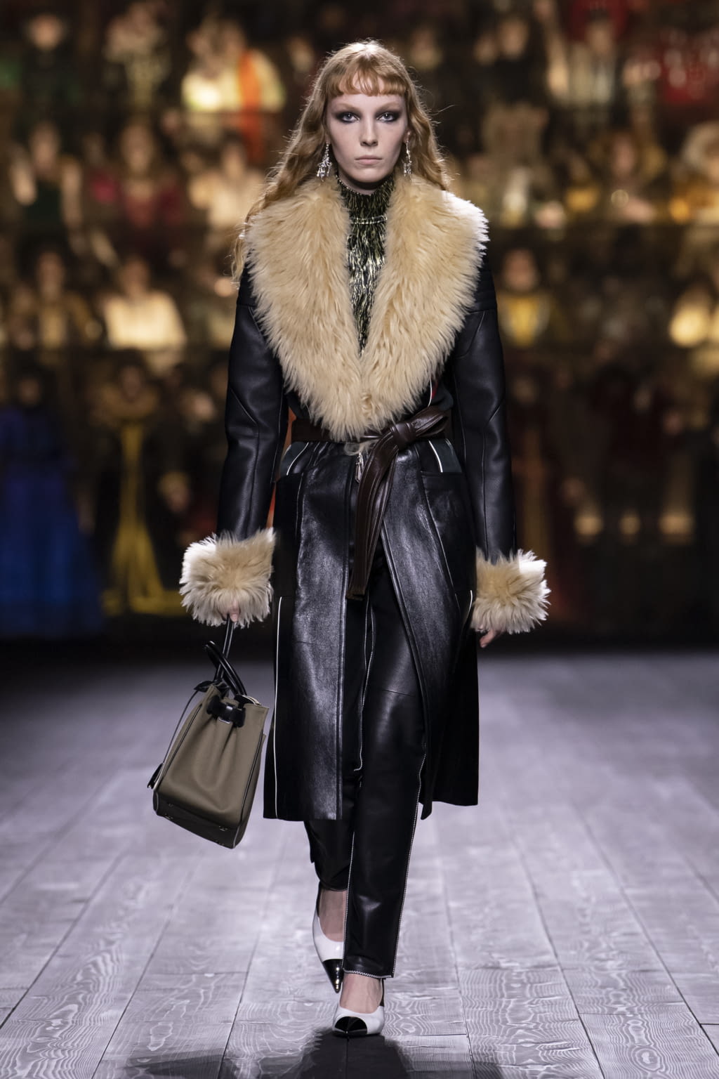 Fashion Week Paris Fall/Winter 2020 look 23 from the Louis Vuitton collection 女装