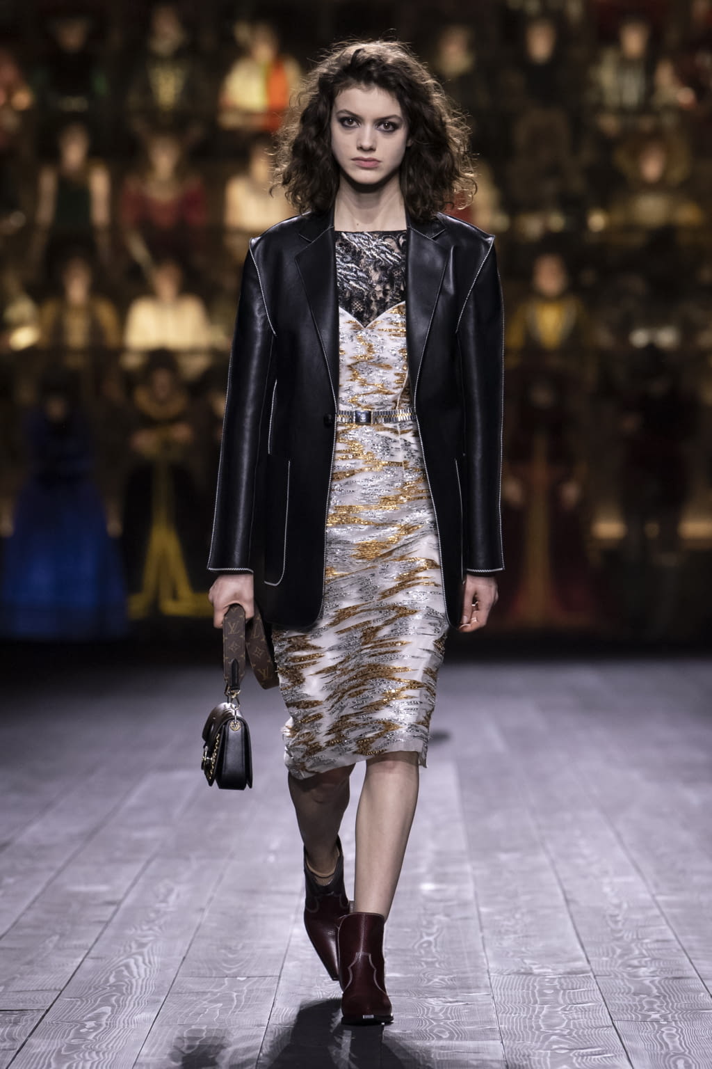 Fashion Week Paris Fall/Winter 2020 look 31 from the Louis Vuitton collection womenswear