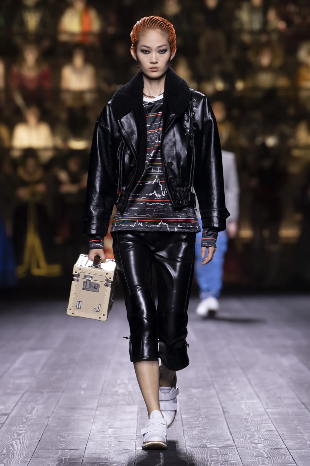 Fashion Week Paris Fall/Winter 2020 look 33 from the Louis Vuitton collection 女装