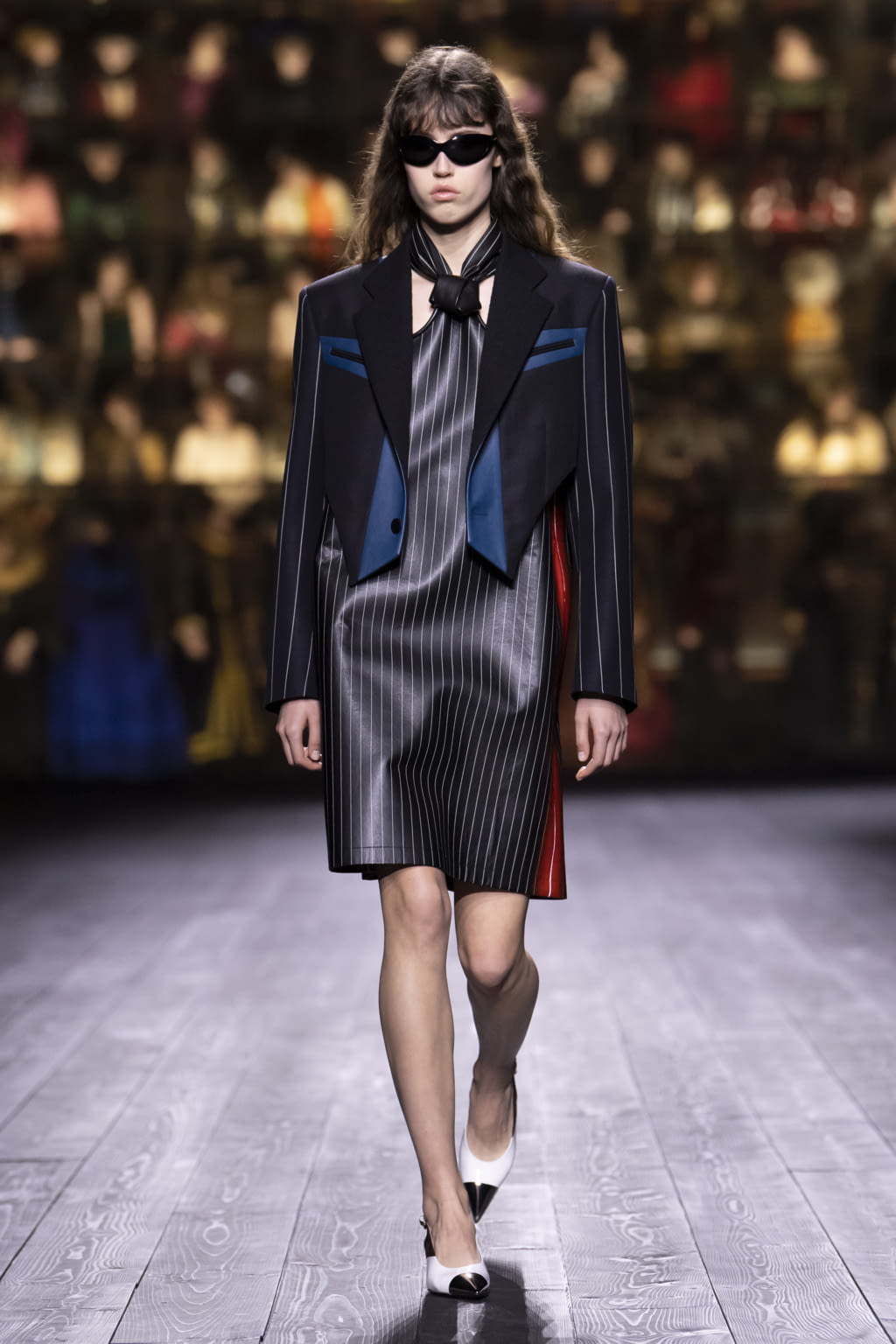 Fashion Week Paris Fall/Winter 2020 look 36 from the Louis Vuitton collection 女装