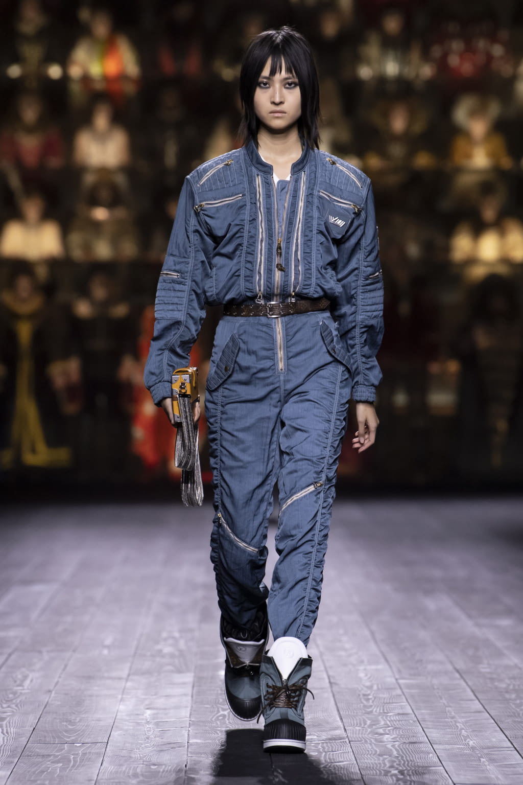 Fashion Week Paris Fall/Winter 2020 look 41 from the Louis Vuitton collection womenswear
