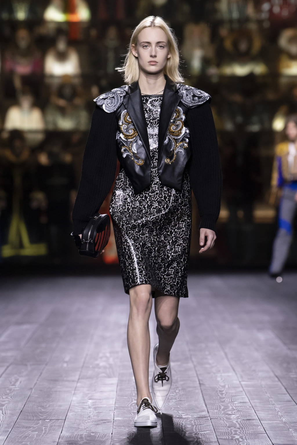 Fashion Week Paris Fall/Winter 2020 look 43 from the Louis Vuitton collection womenswear