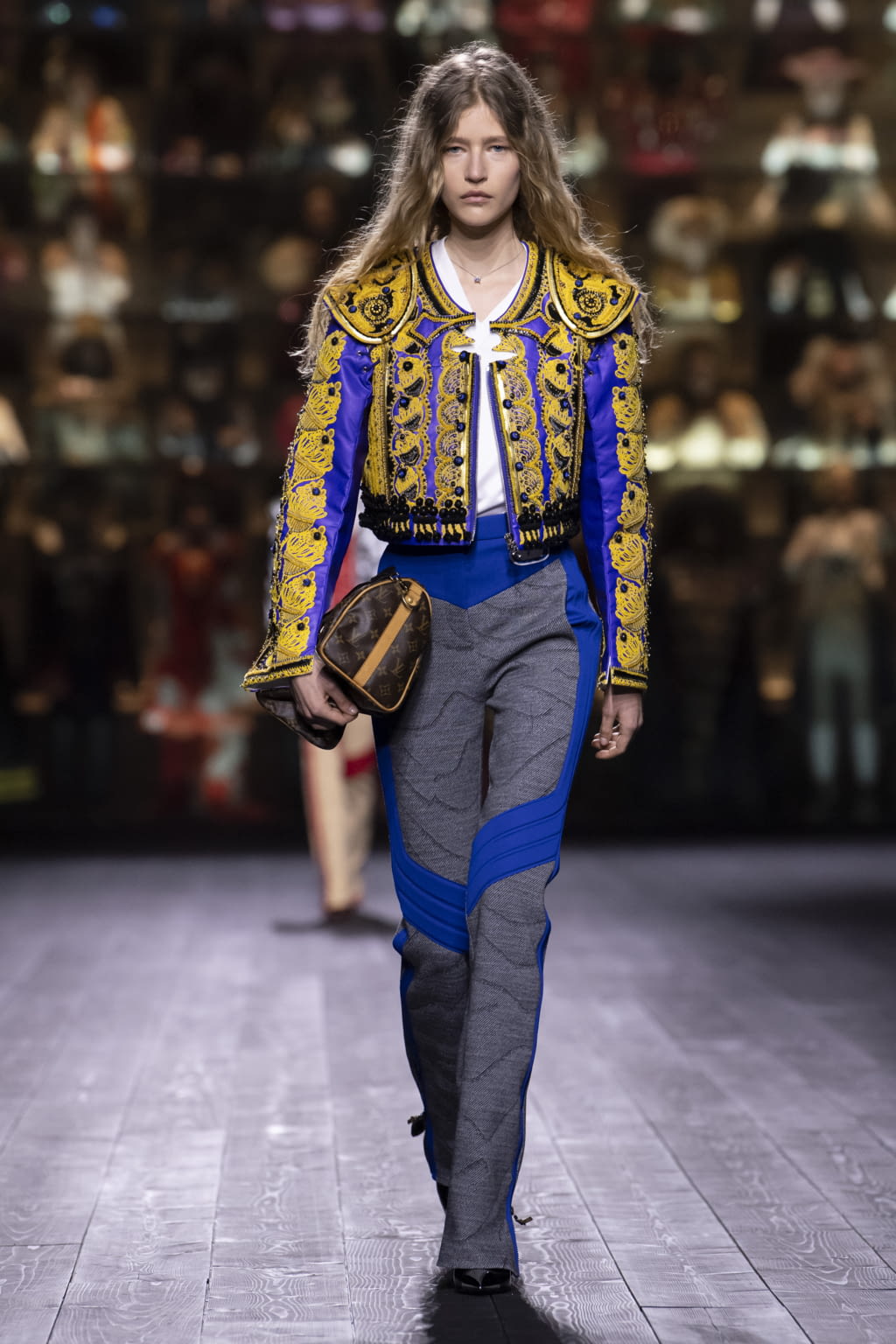 Fashion Week Paris Fall/Winter 2020 look 44 from the Louis Vuitton collection 女装