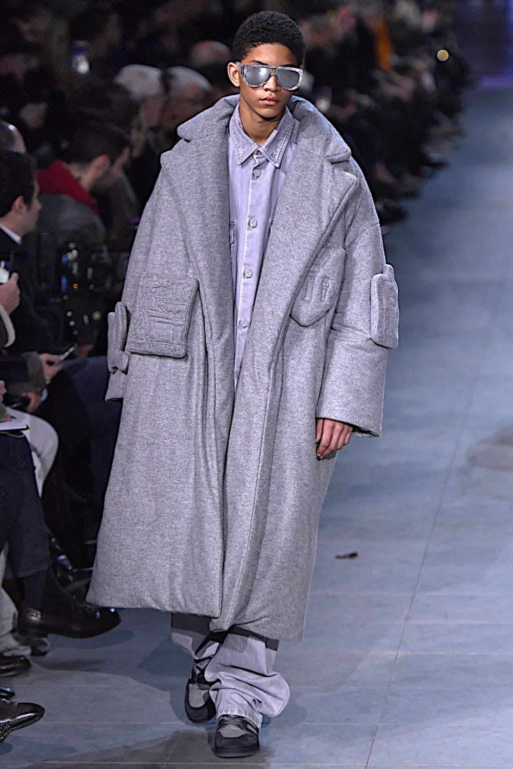 Fashion Week Paris Fall/Winter 2019 look 7 from the Louis Vuitton collection 男装