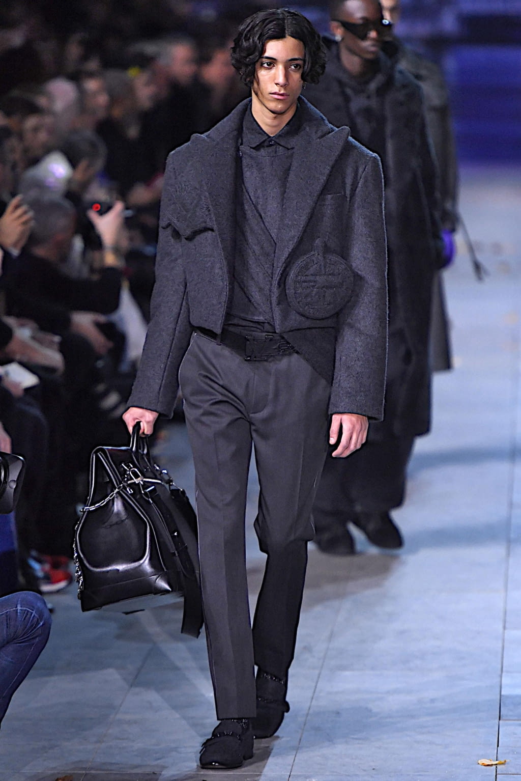 Fashion Week Paris Fall/Winter 2019 look 13 from the Louis Vuitton collection menswear