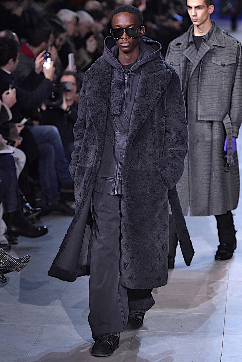 Fashion Week Paris Fall/Winter 2019 look 14 from the Louis Vuitton collection menswear